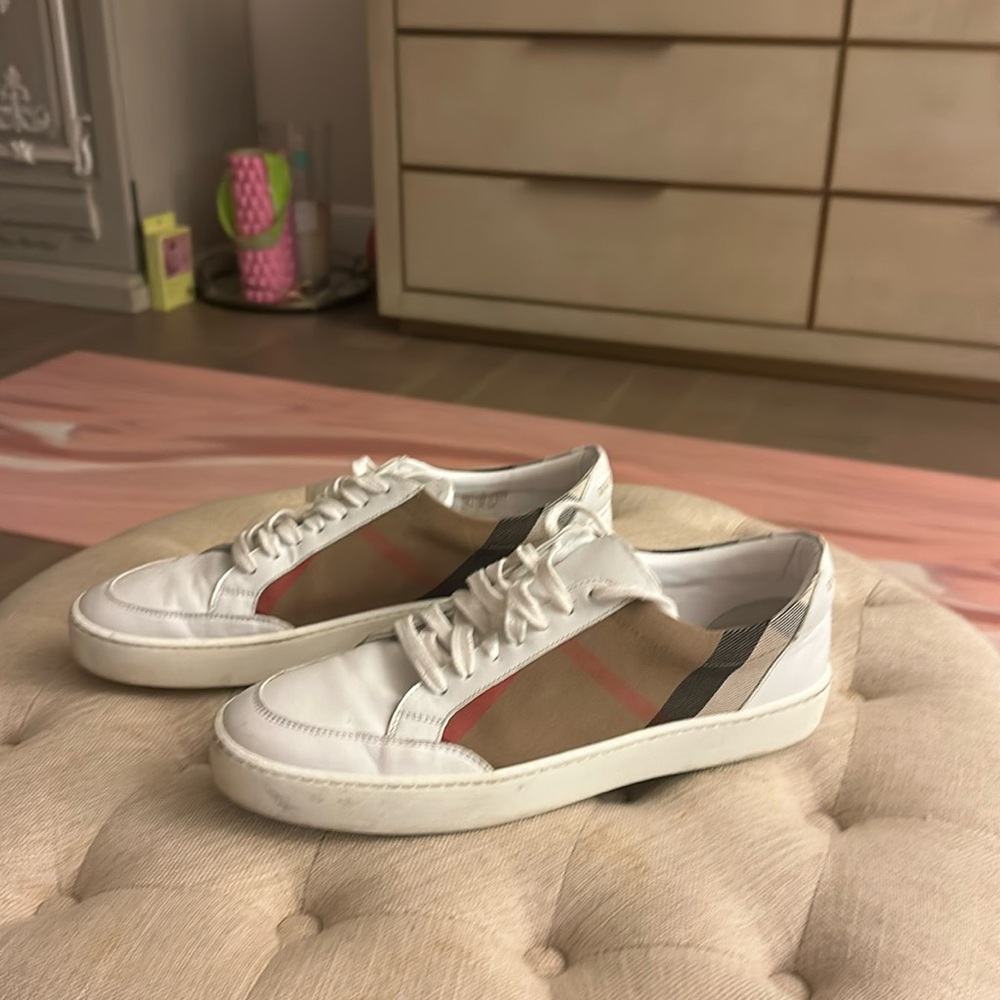 Burberry sneakers / leather / white and brown / size 41